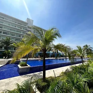 Beachfront Bliss-2br Haven Steps From Sandy Shores , Cartagena Colombia