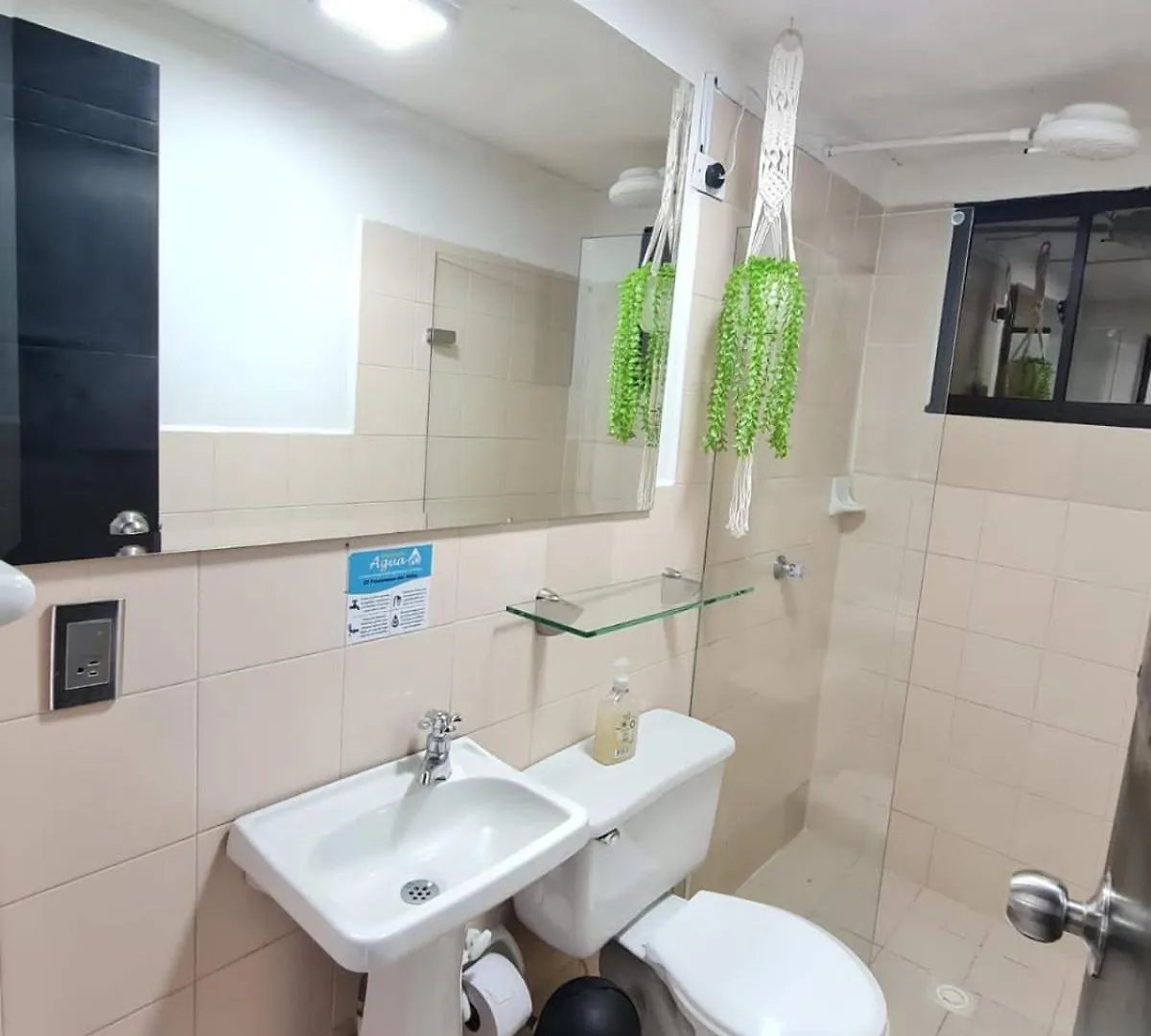 New Cozy Apartment In The Poblado, San Lucas Medellin